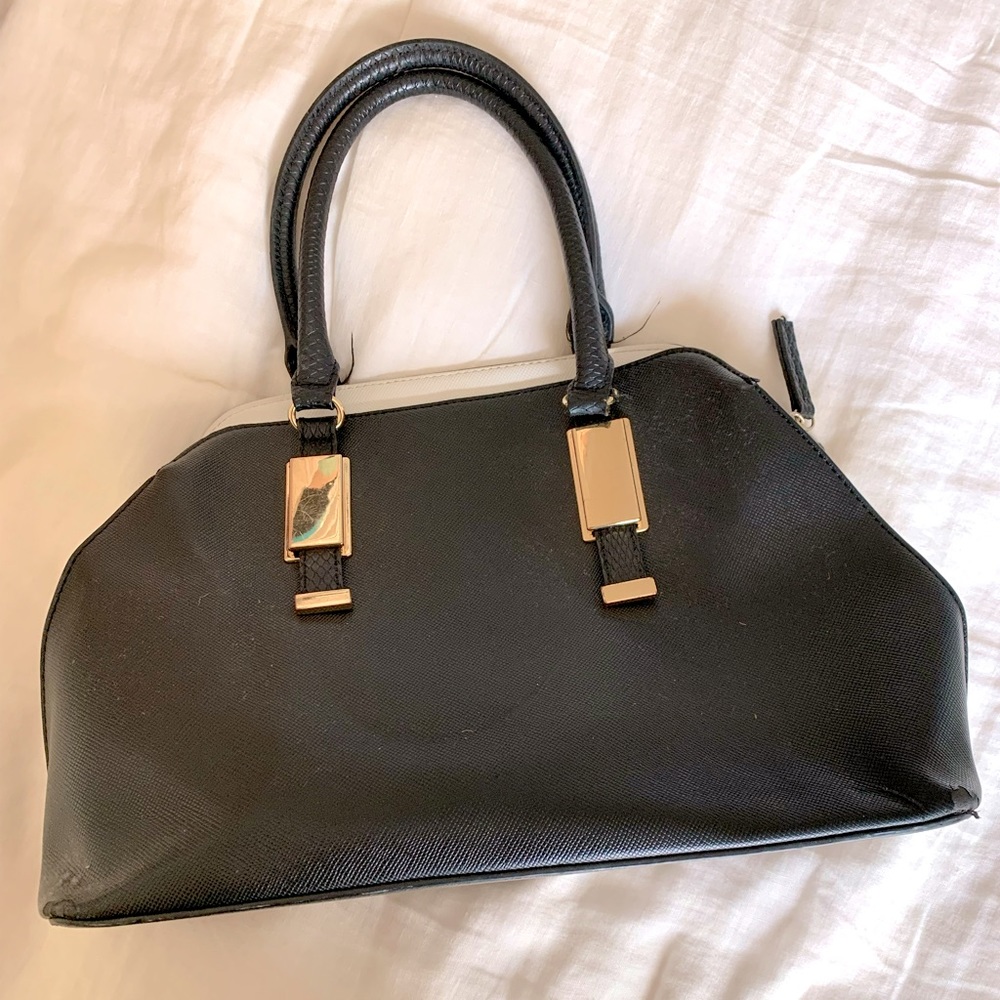 Mossimo Supply Co. Purse • Gold Hardware • Black & White